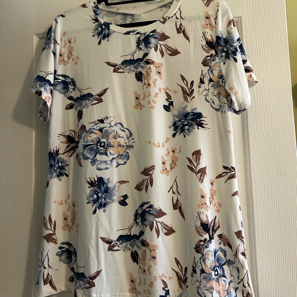 Two Floral Short-Sleeve Women’s Tops - Blue & Beige on White